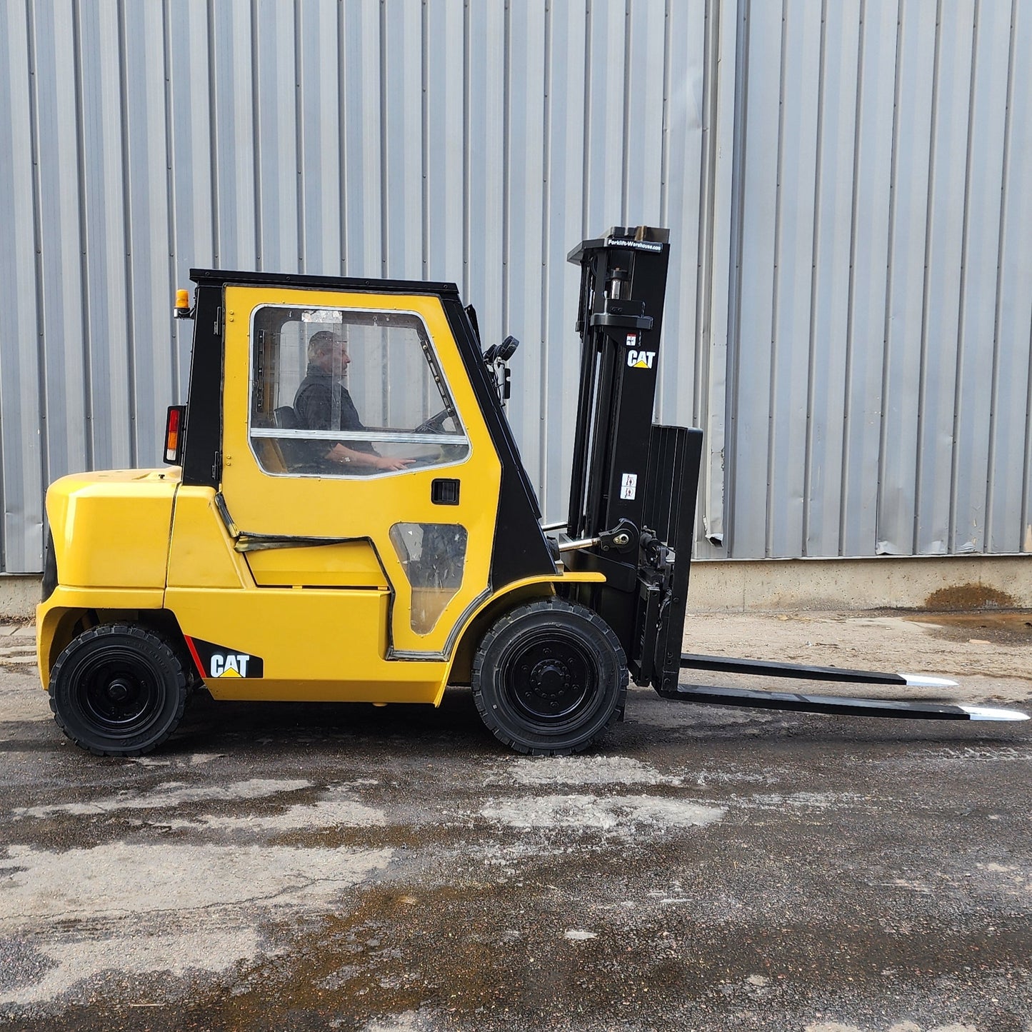 Caterpillar 8,000 Capacity Gas