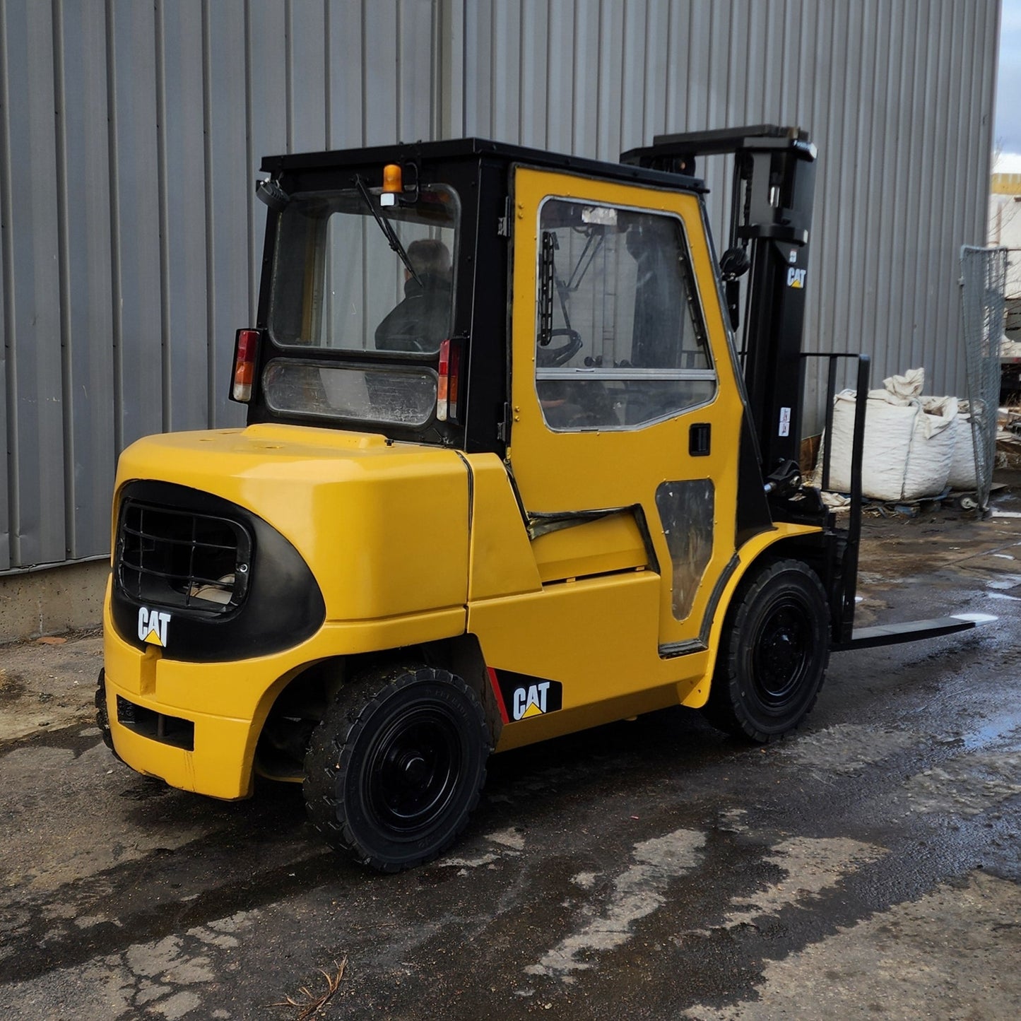 Caterpillar 8,000 Capacity Gas