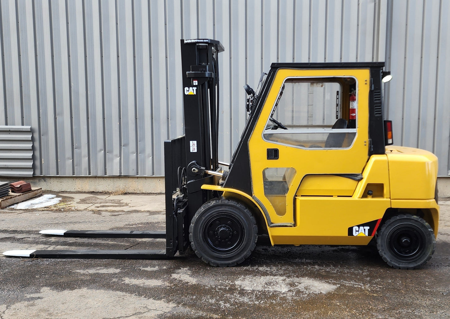 Caterpillar 8,000 Capacity Gas