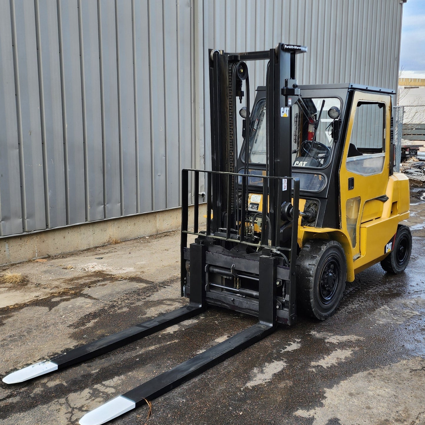 Caterpillar 8,000 Capacity Gas