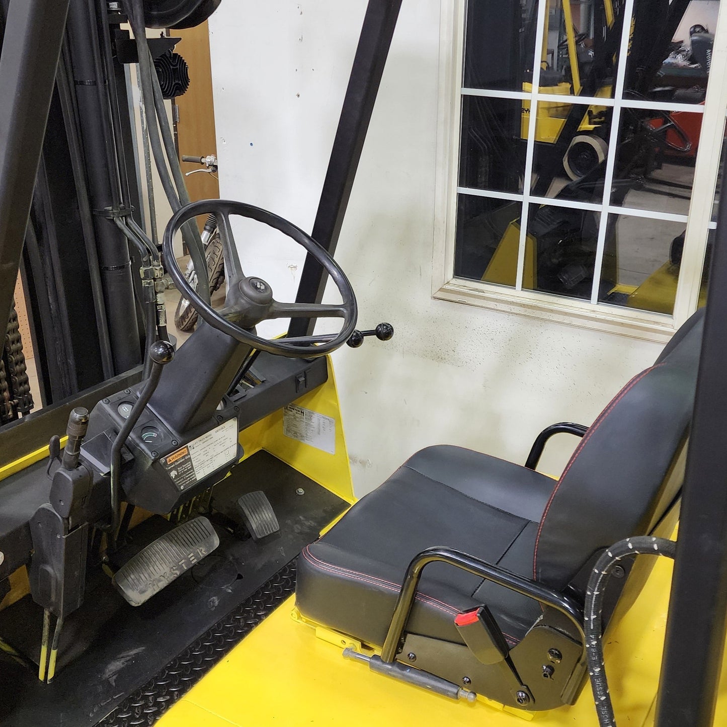Hyster 8,000 Capacity