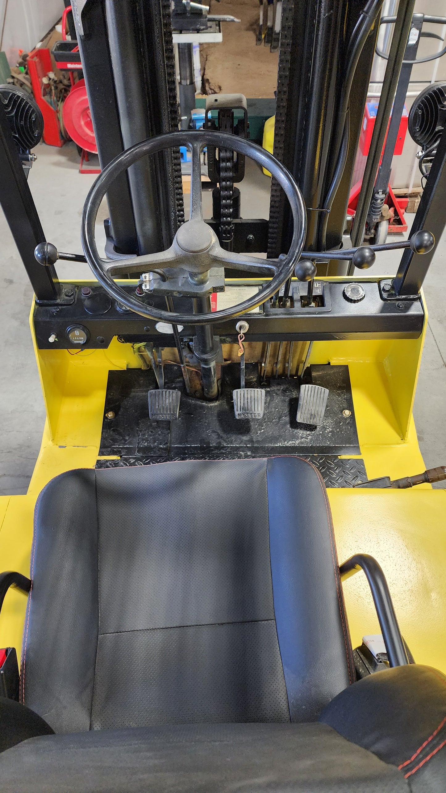 Hyster 4,000 Capacity