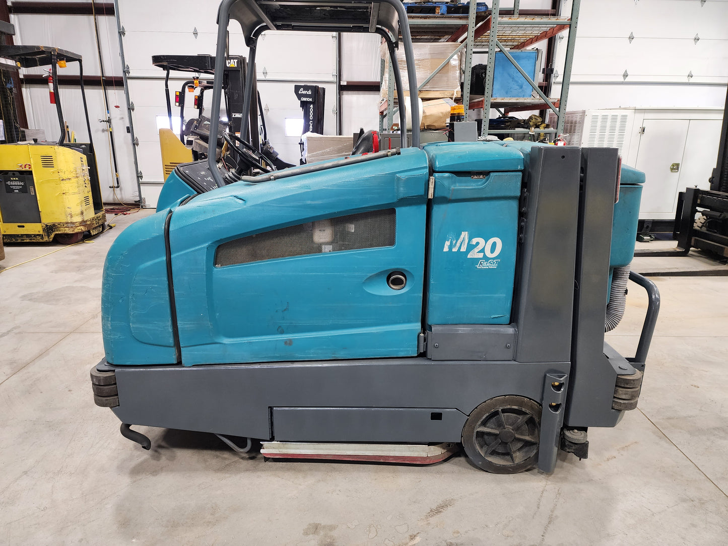 Tennant M20 Floor Sweeper Scrubber