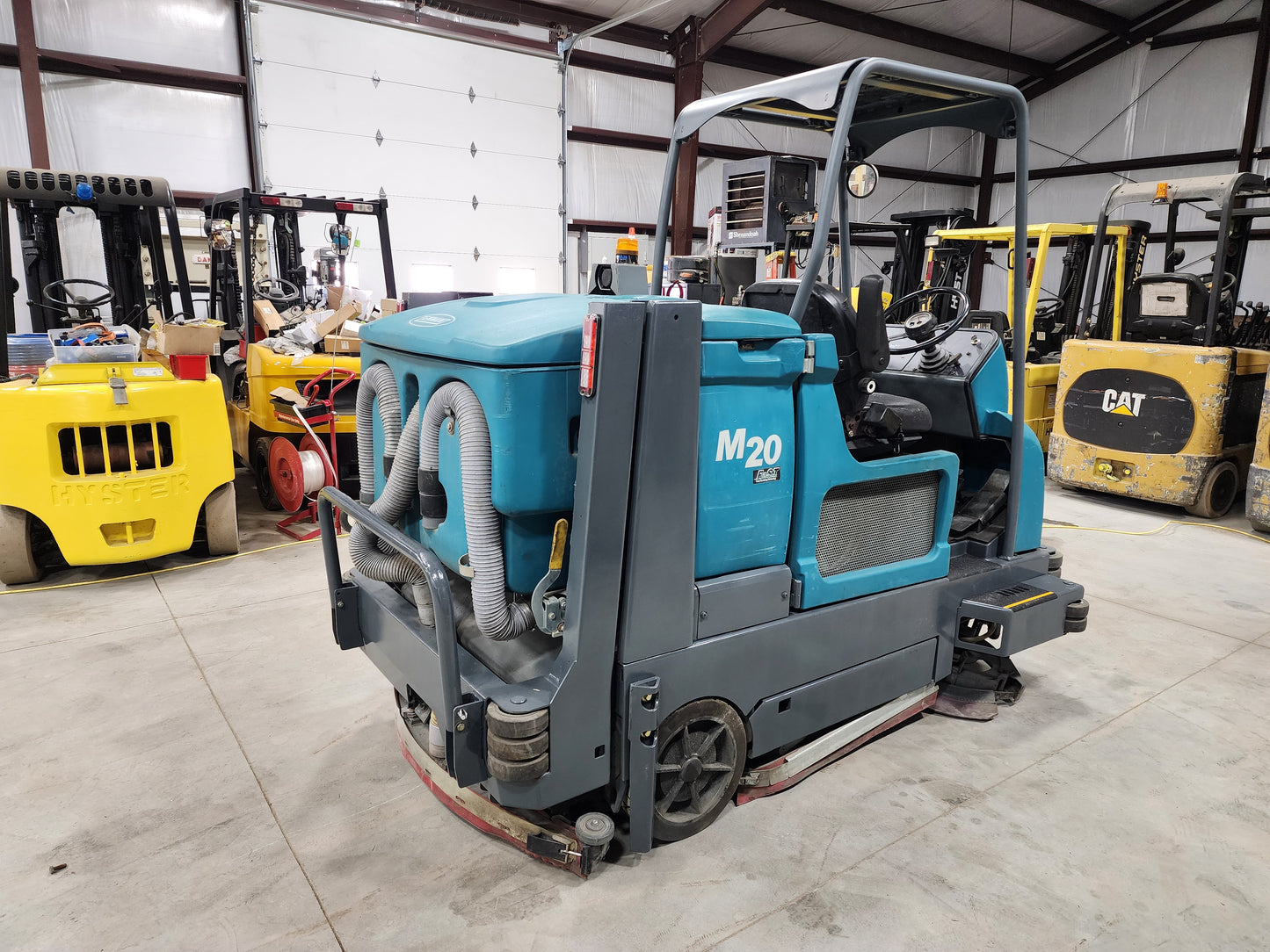 Tennant M20 Floor Sweeper Scrubber