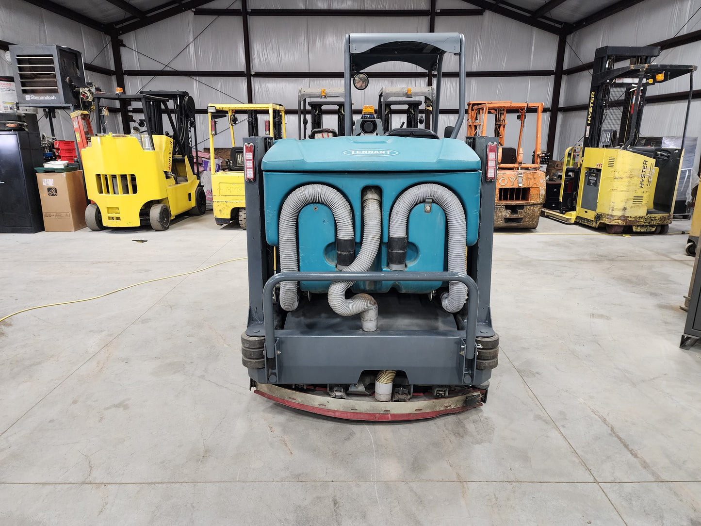 Tennant M20 Floor Sweeper Scrubber