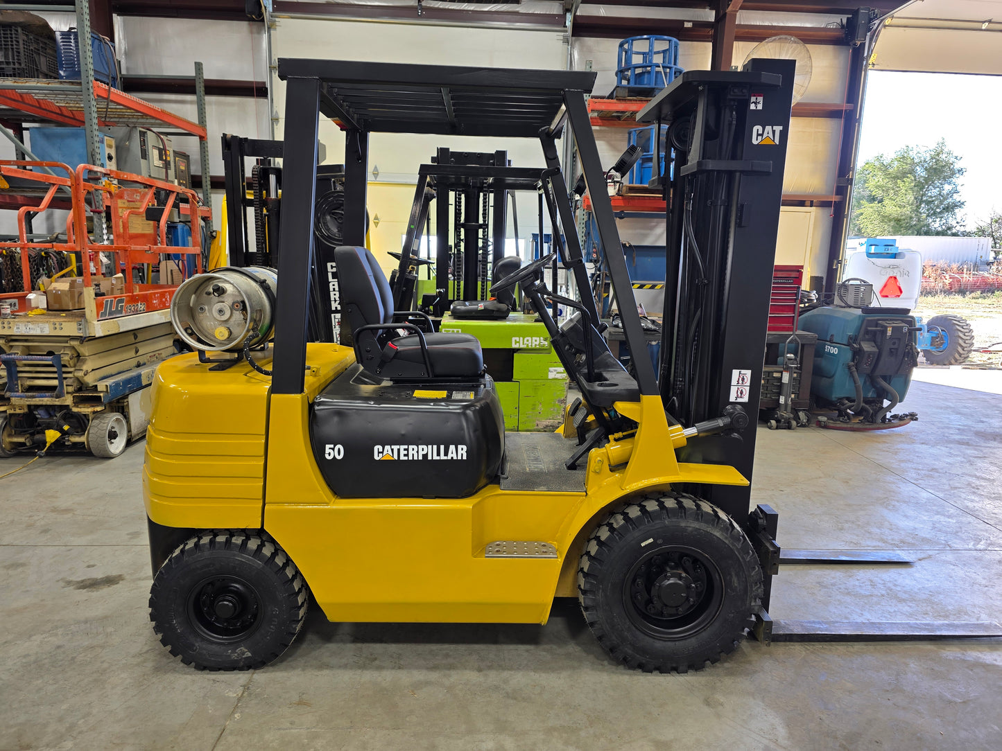 Caterpillar 5,000 Capacity