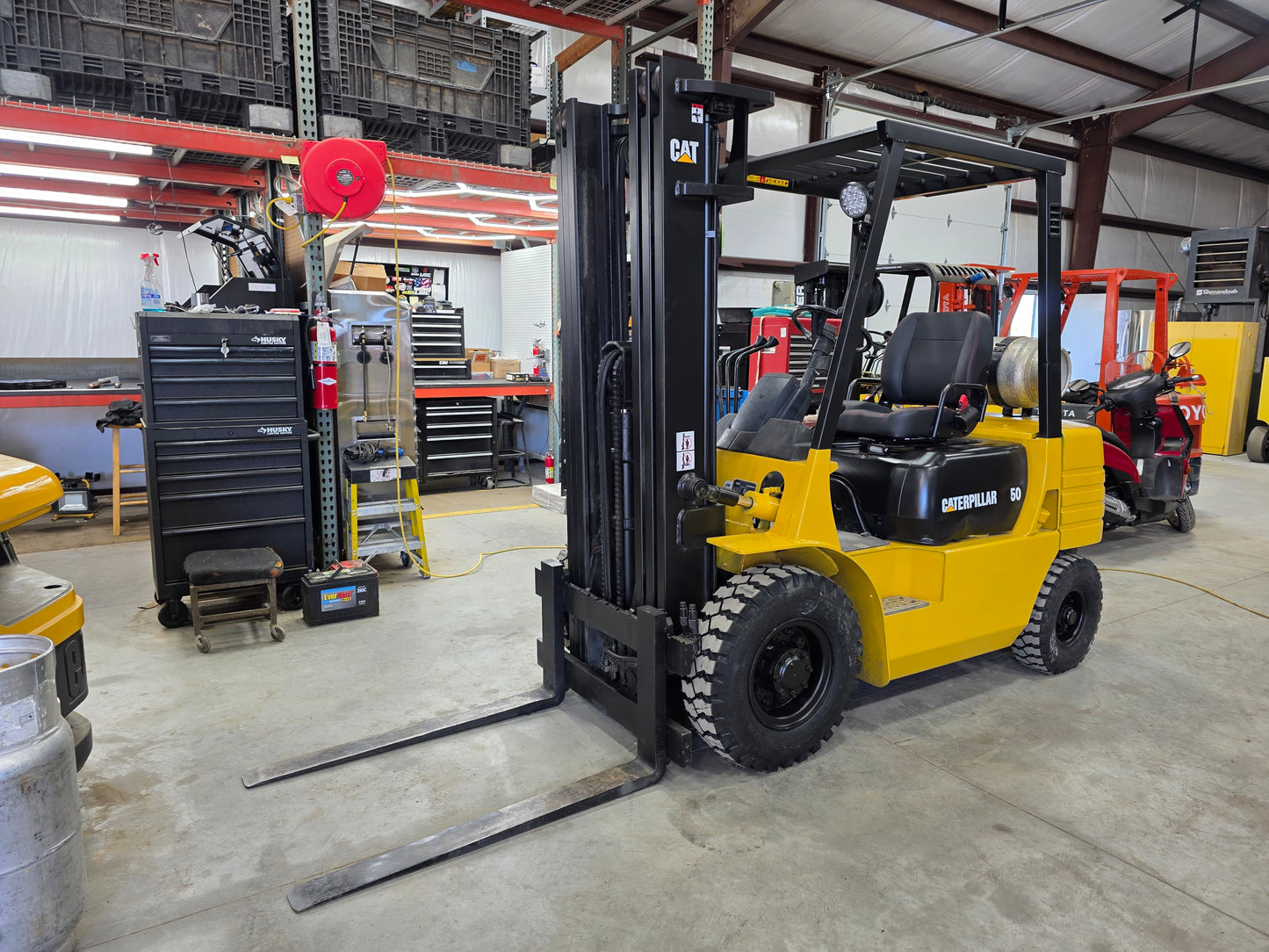 Caterpillar 5,000 Capacity