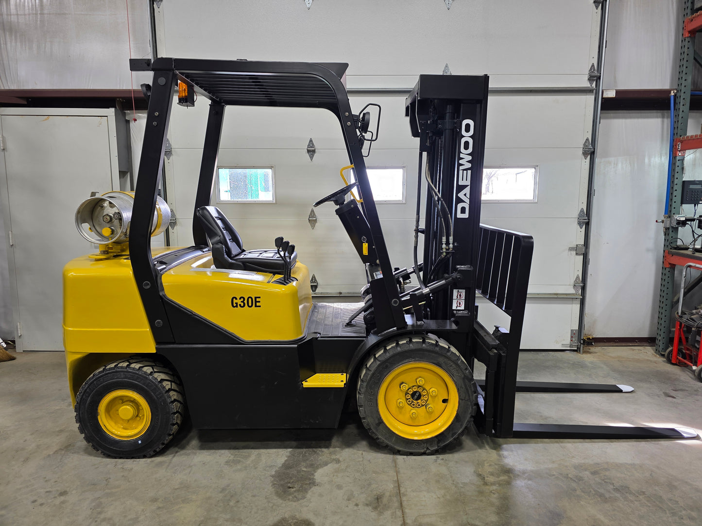 Daewoo 6,000 Capacity LPG Pneumatic