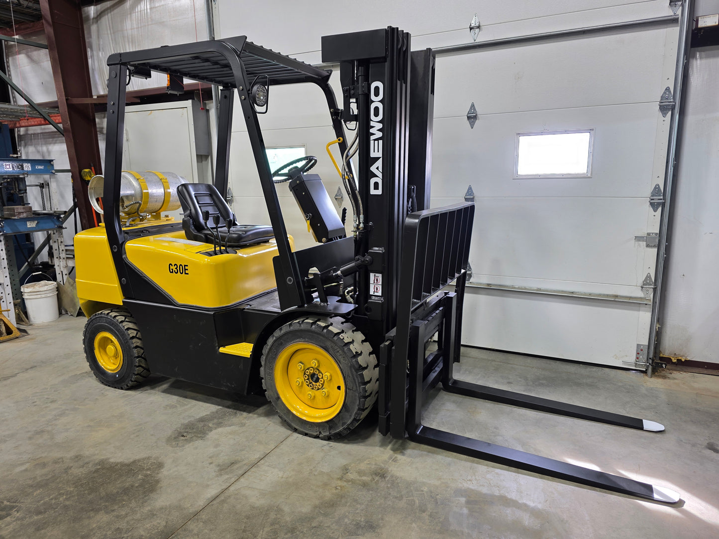 Daewoo 6,000 Capacity LPG Pneumatic