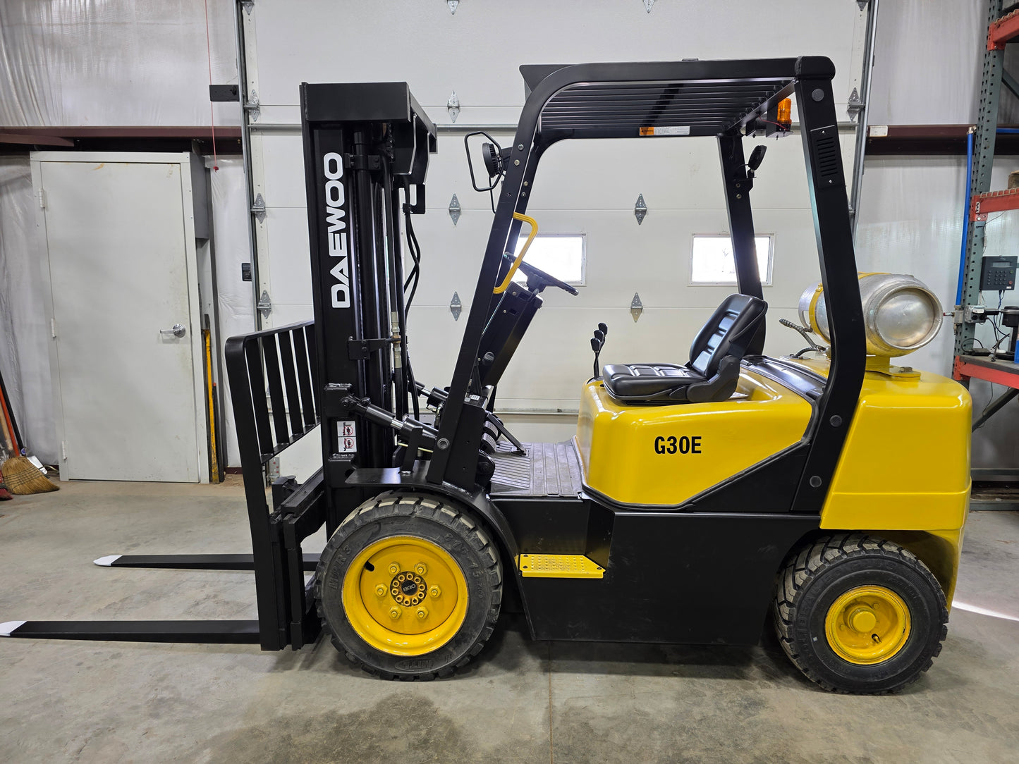 Daewoo 6,000 Capacity LPG Pneumatic