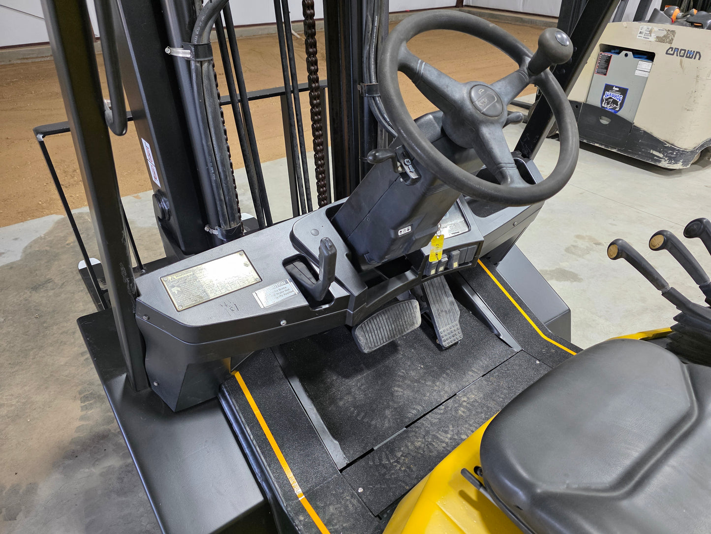 Yale 8,000 Capacity Gas Pneumatic