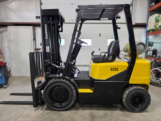 DAEWOO G25E-3 5,000 Capacity LPG Forklift