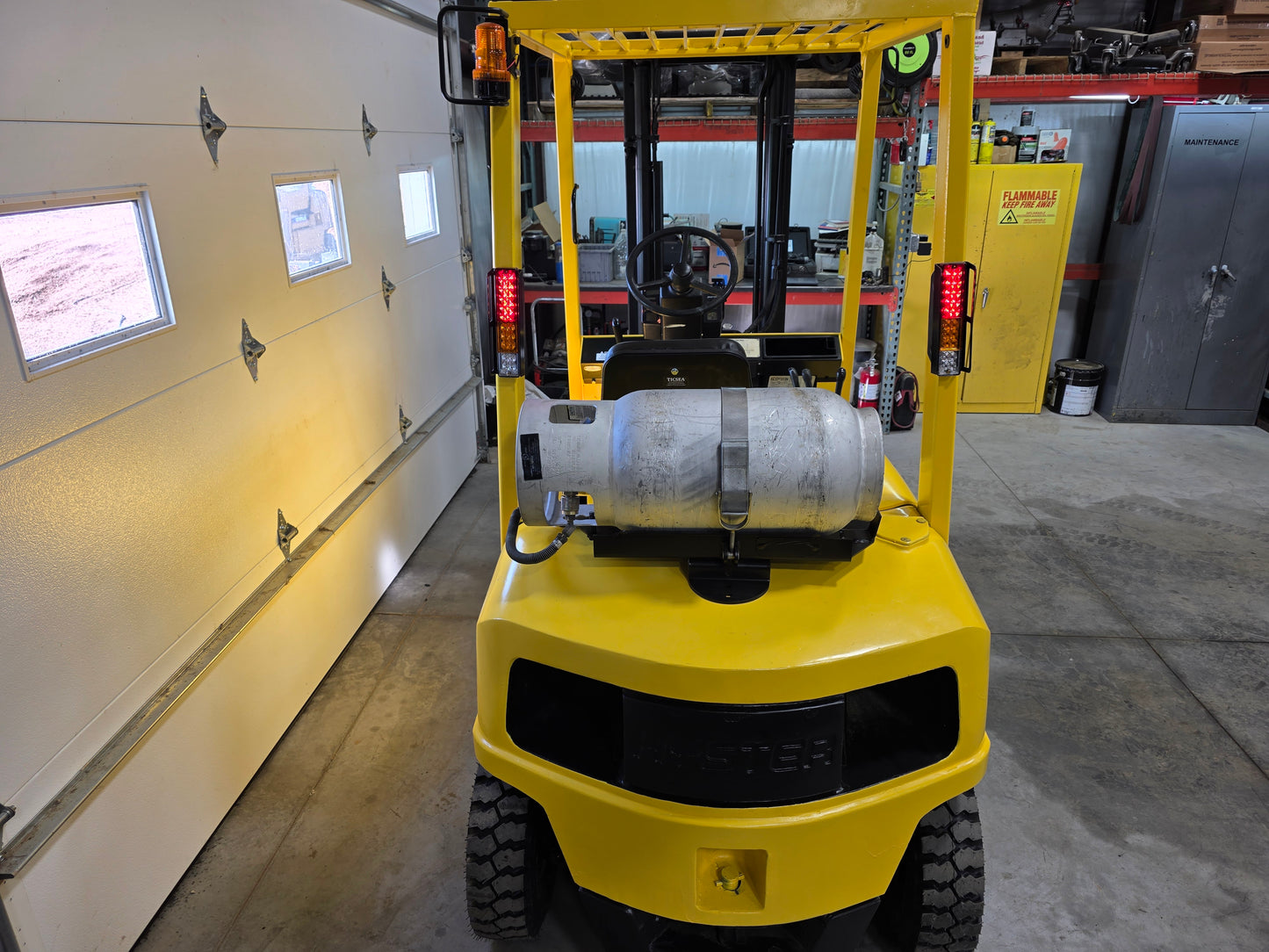 Hyster 4,500 Capacity LPG Pneumatic