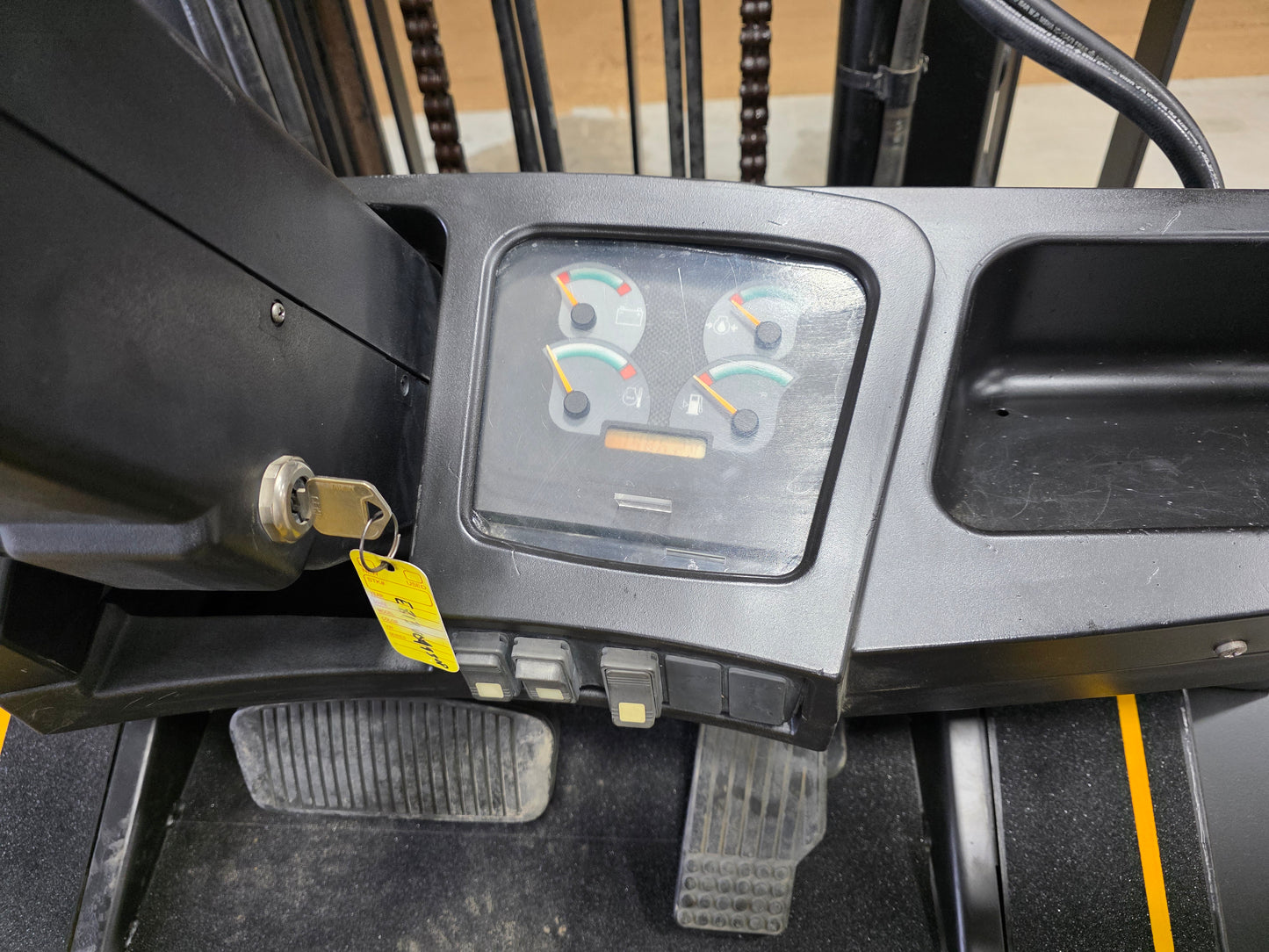 Yale 8,000 Capacity Gas Pneumatic