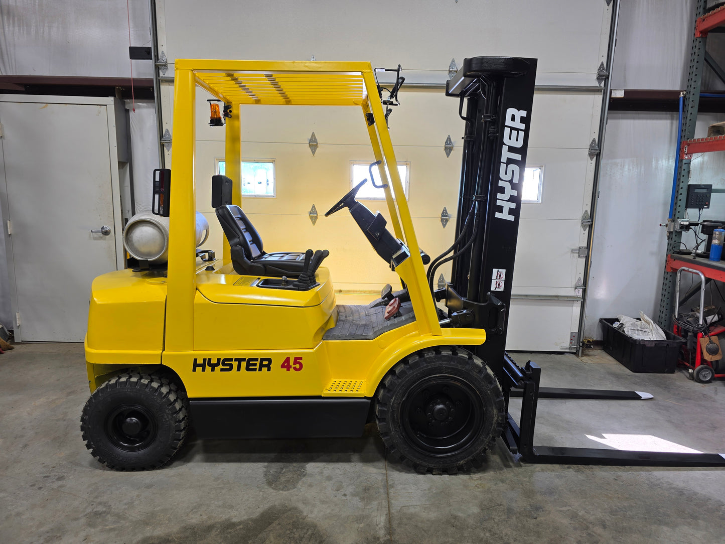 Hyster 4,500 Capacity LPG Pneumatic