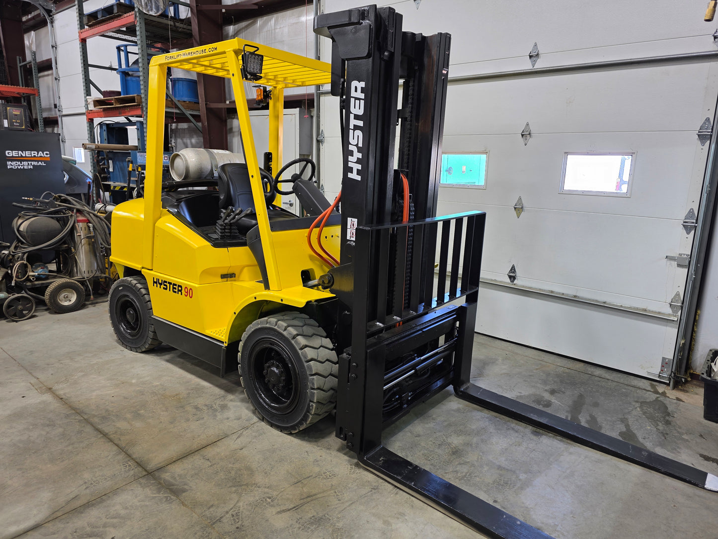Hyster 9,000 Capacity LP