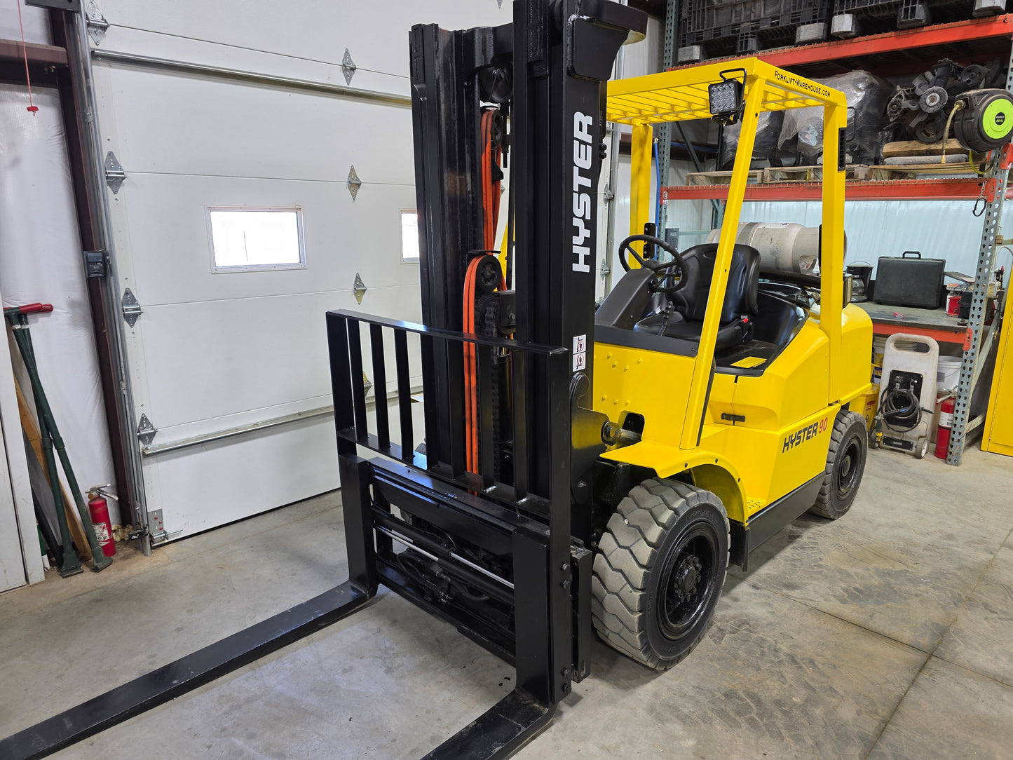 Hyster 9,000 Capacity LP