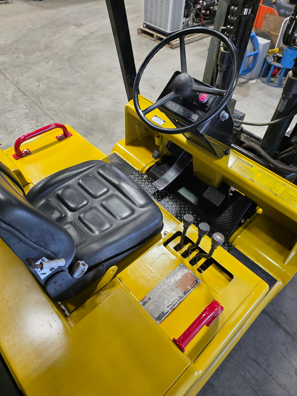 Caterpillar T150D 15,000 Capacity Hydrostatic