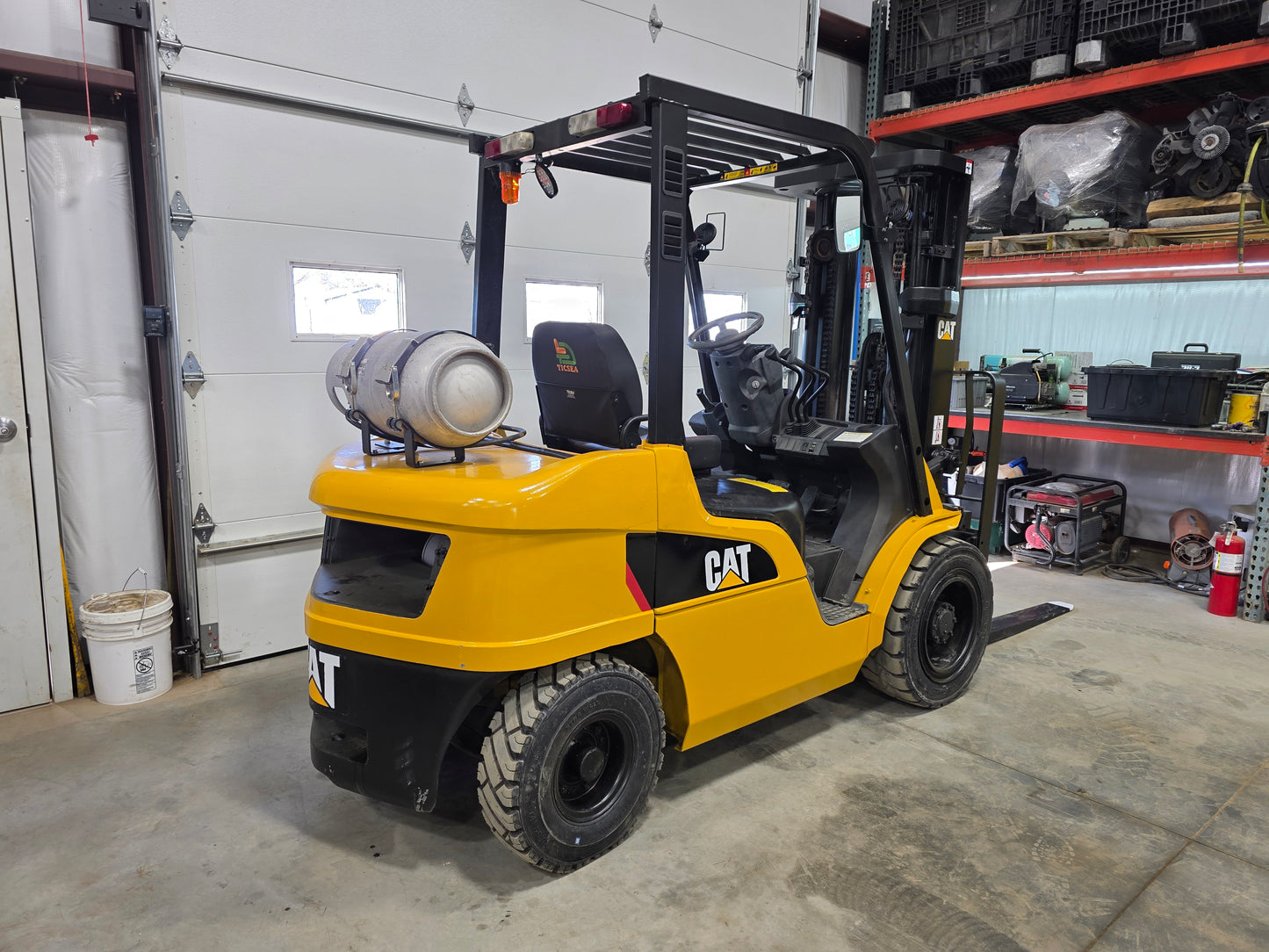 Caterpillar 6,000 Capacity LP Pneumatic