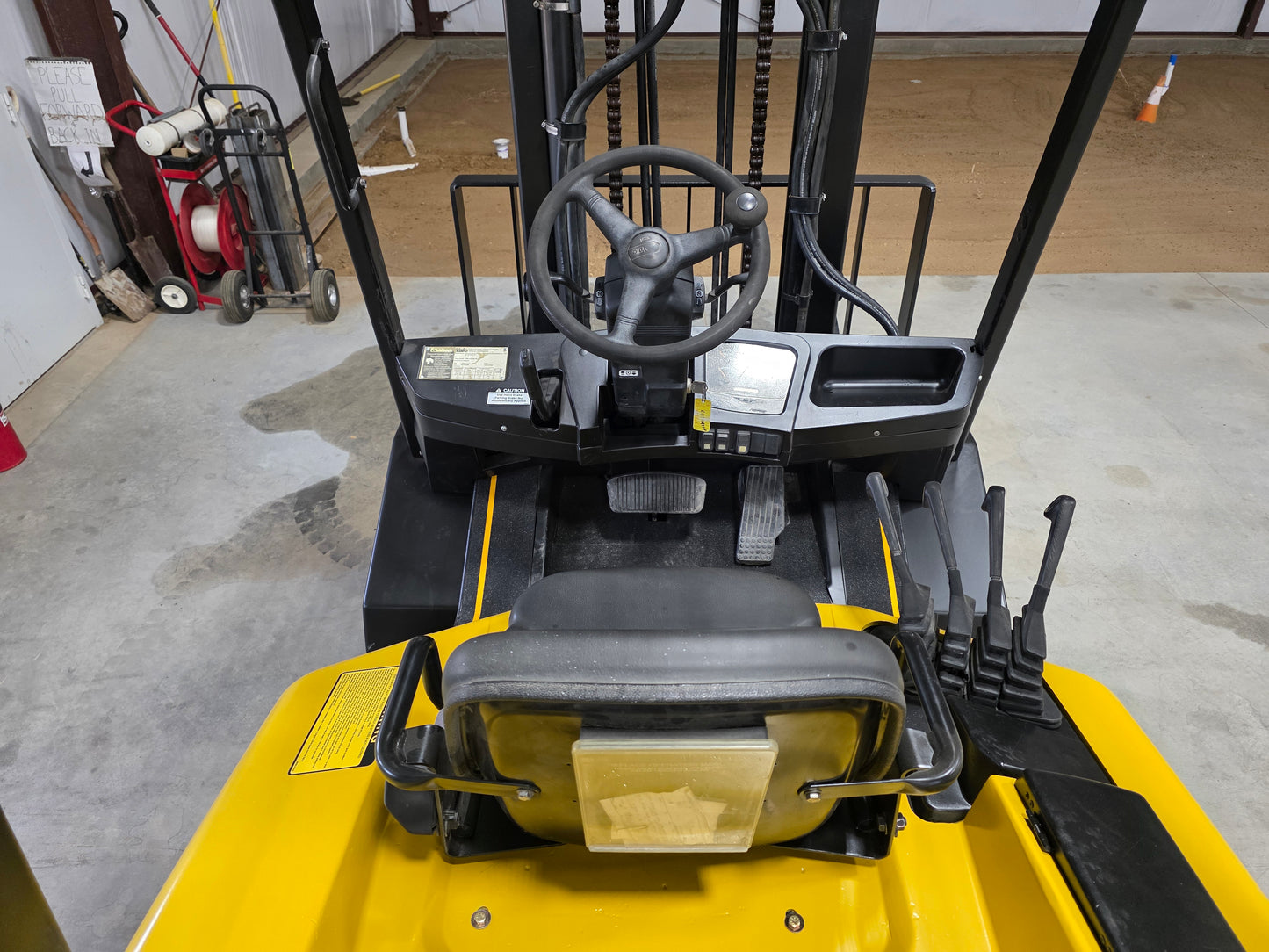 Yale 8,000 Capacity Gas Pneumatic