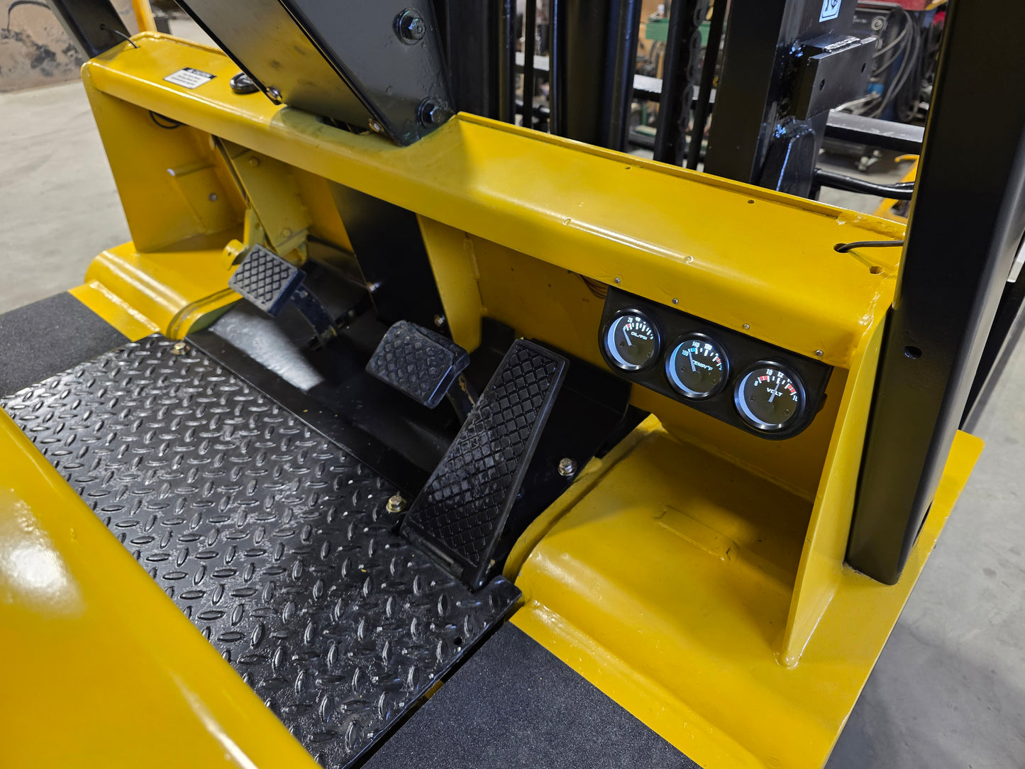 Caterpillar T150D 15,000 Capacity
