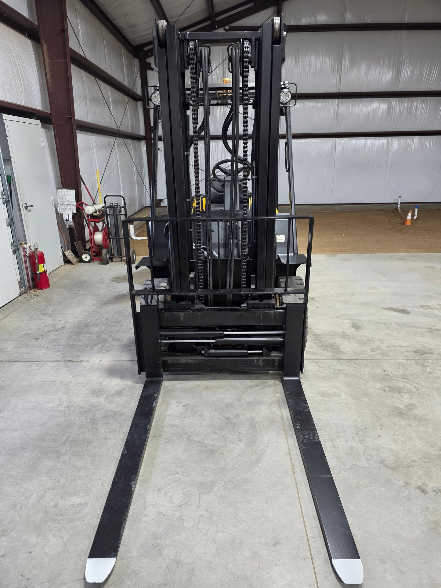 Yale 8,000 Capacity Gas Pneumatic