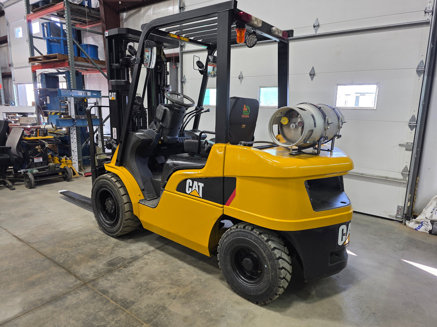 Caterpillar 6,000 Capacity LP Pneumatic