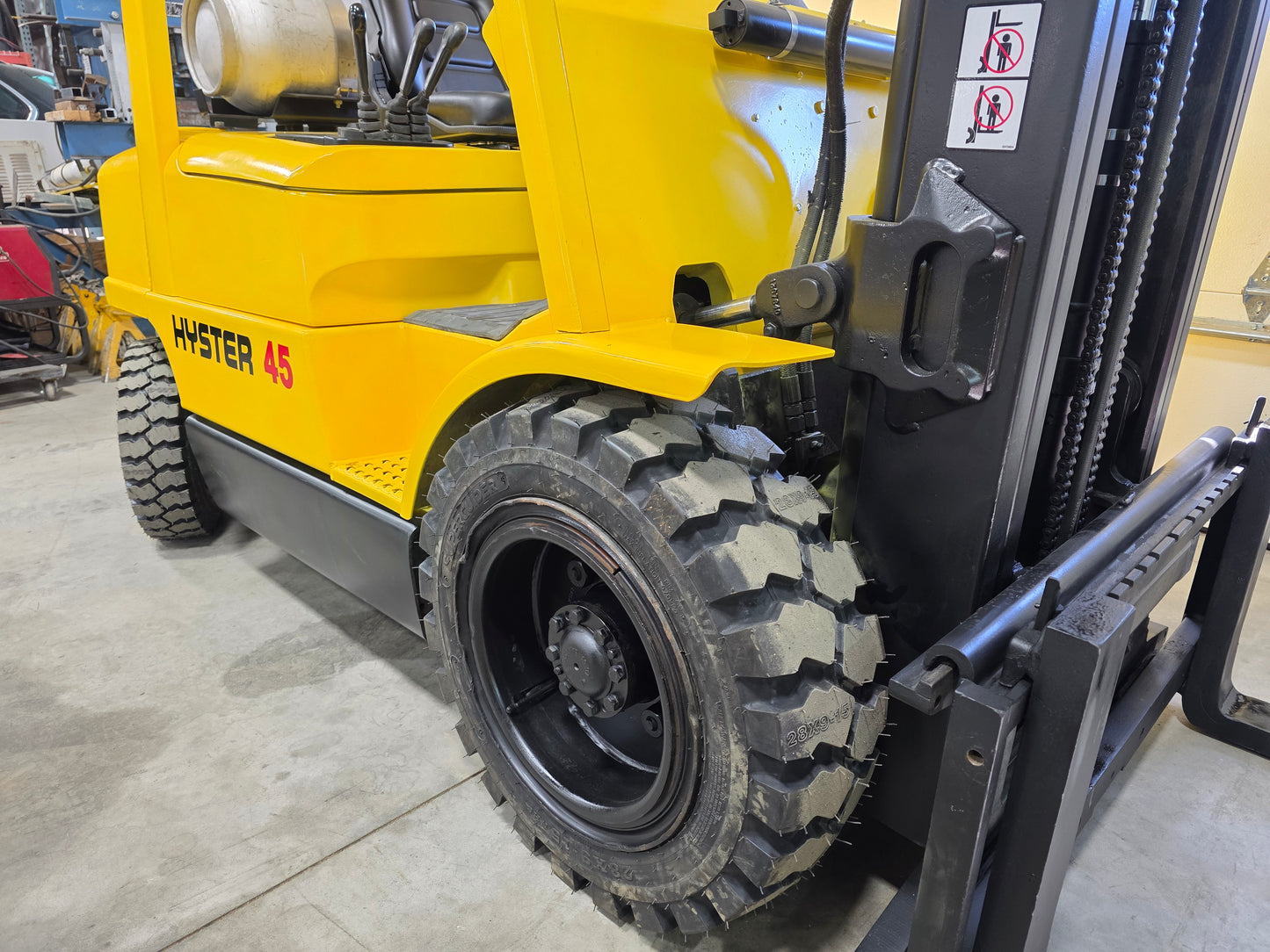 Hyster 4,500 Capacity LPG Pneumatic