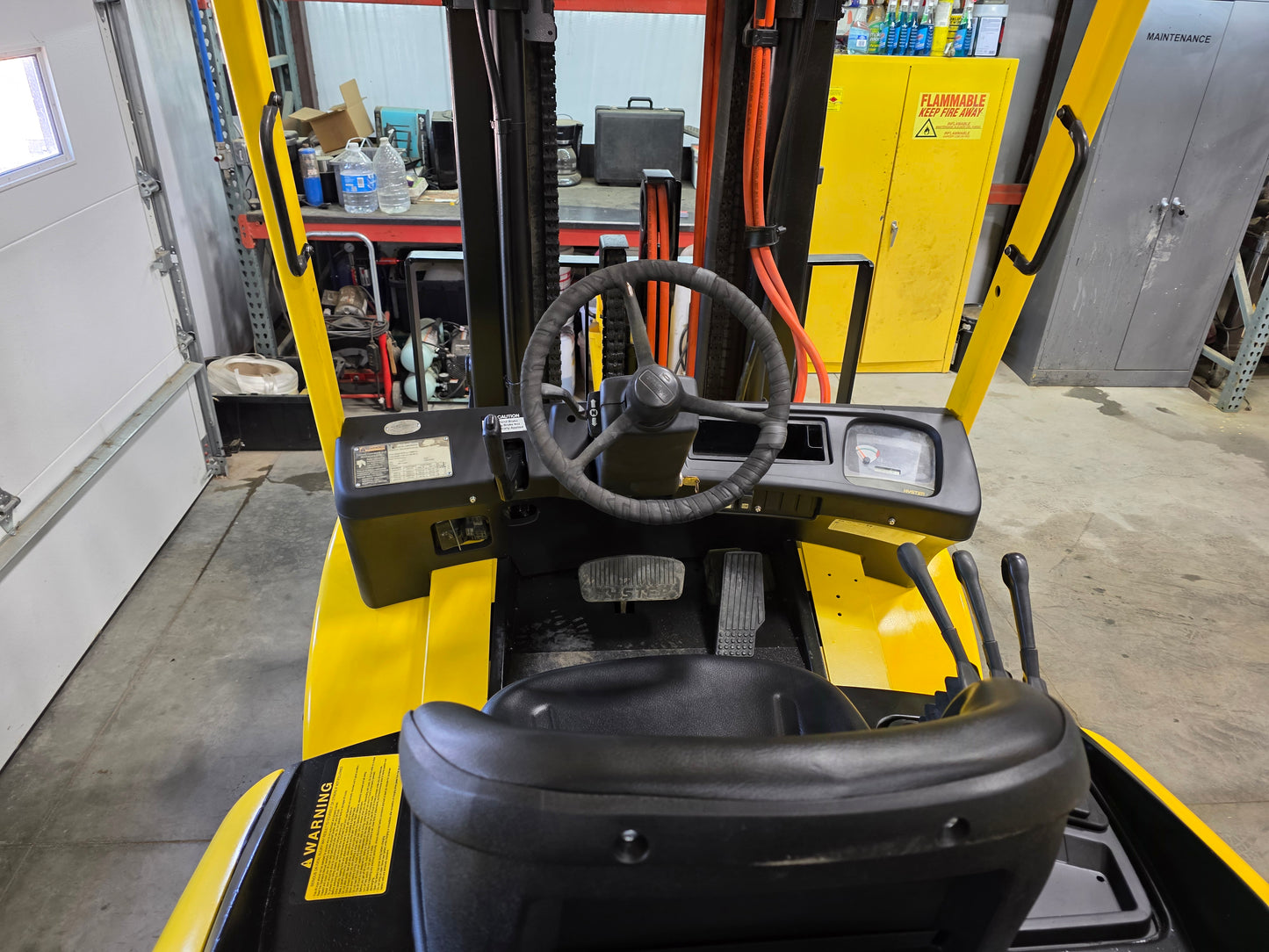 Hyster 9,000 Capacity LP