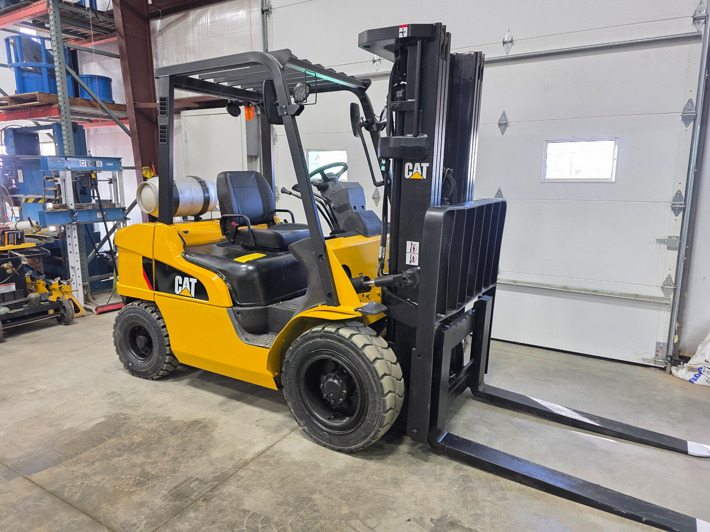 Caterpillar 6,000 Capacity LP Pneumatic