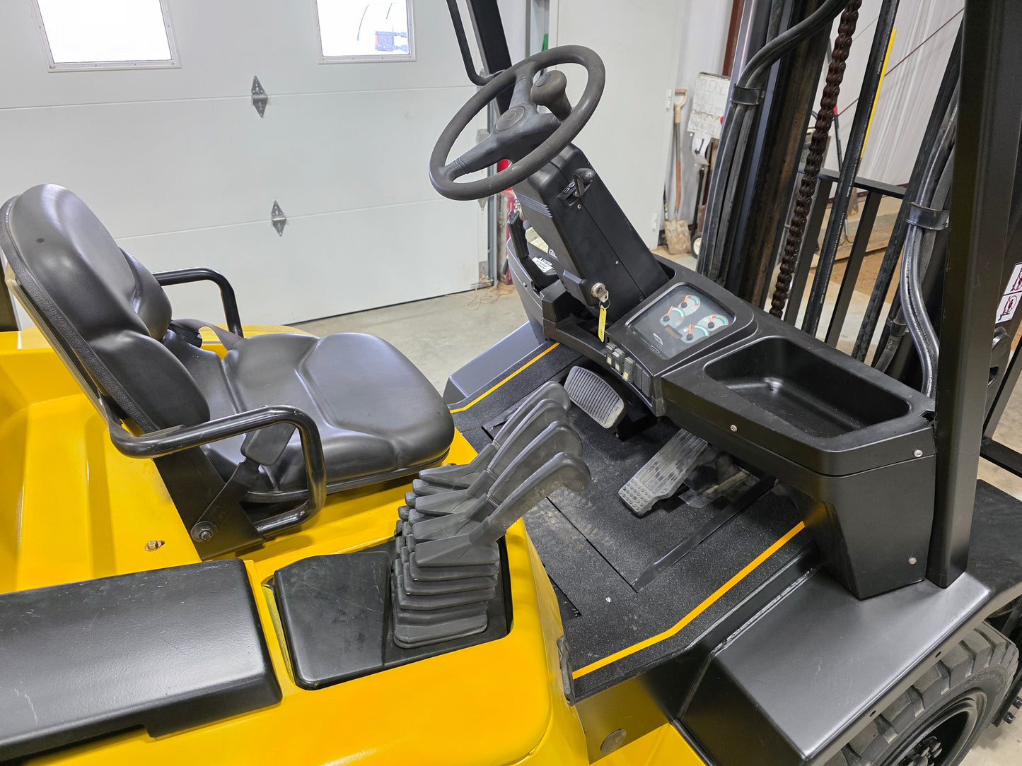 Yale 8,000 Capacity Gas Pneumatic