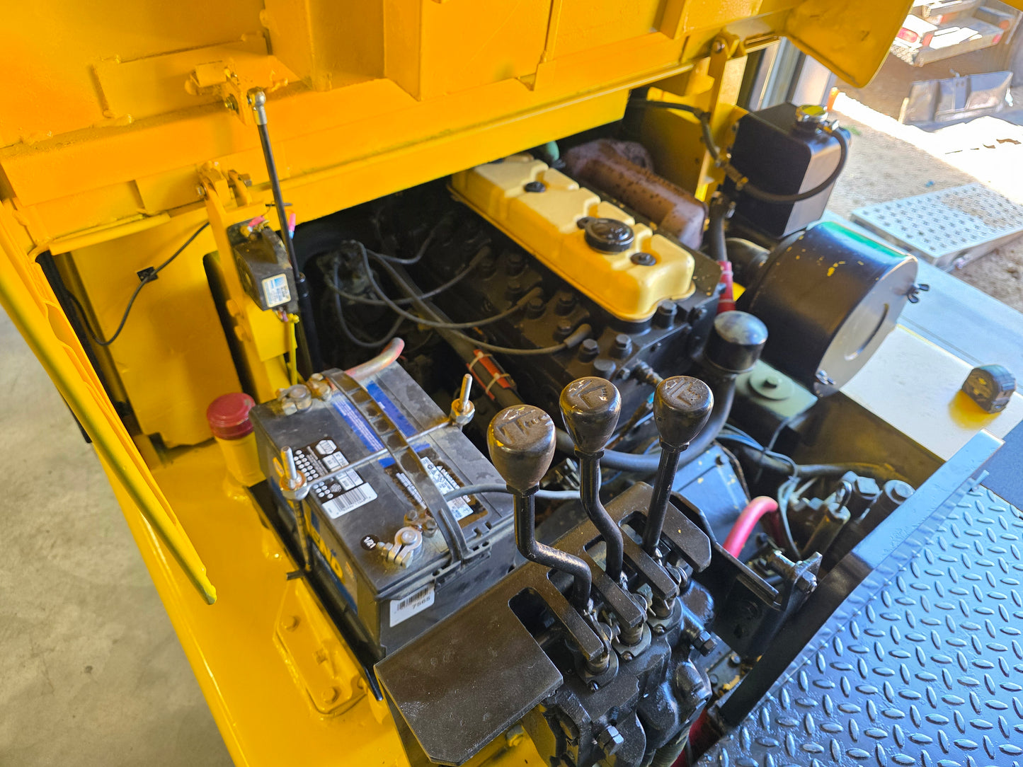Caterpillar T150D 15,000 Capacity