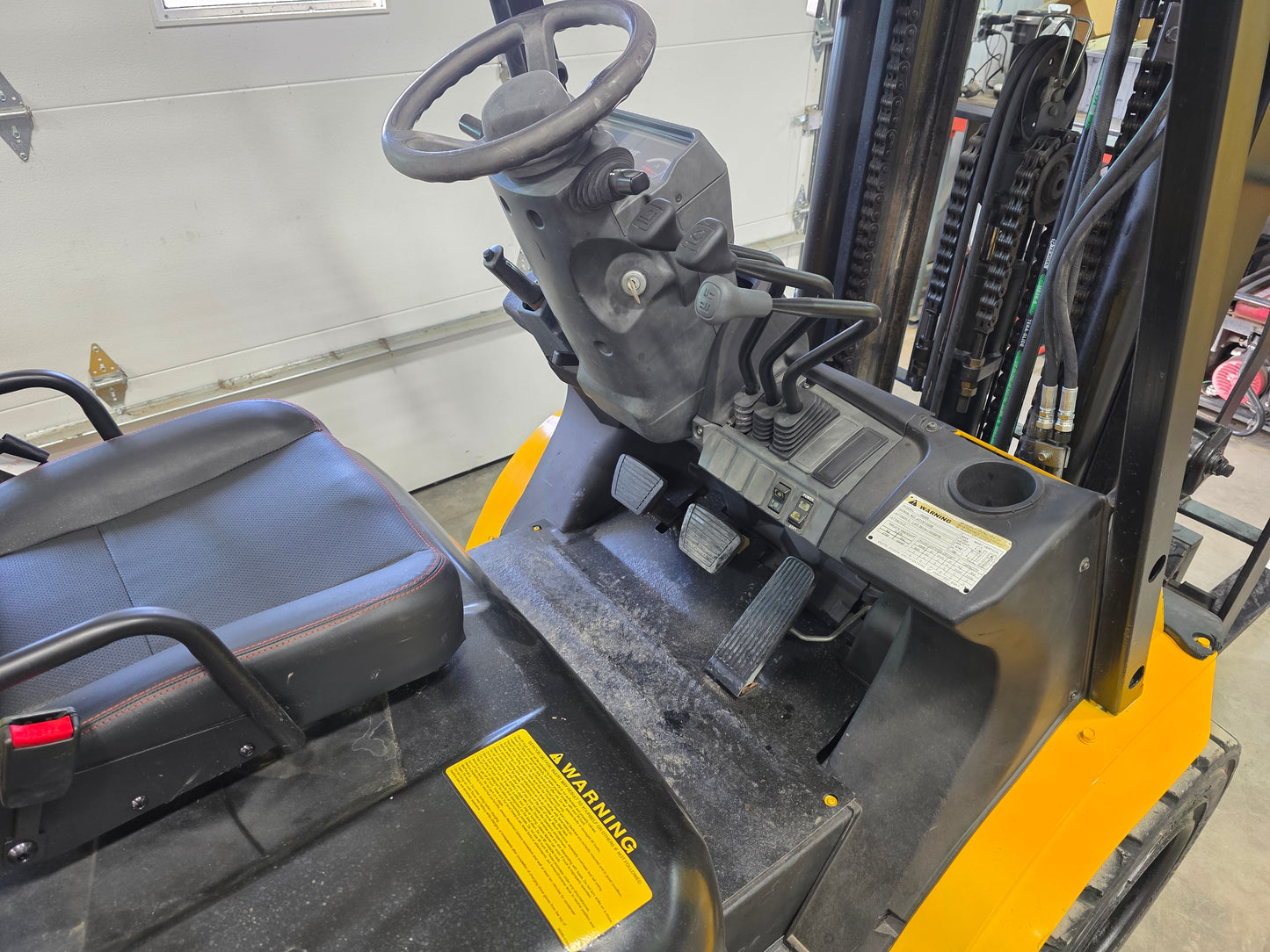 Caterpillar 6,000 Capacity LP Pneumatic
