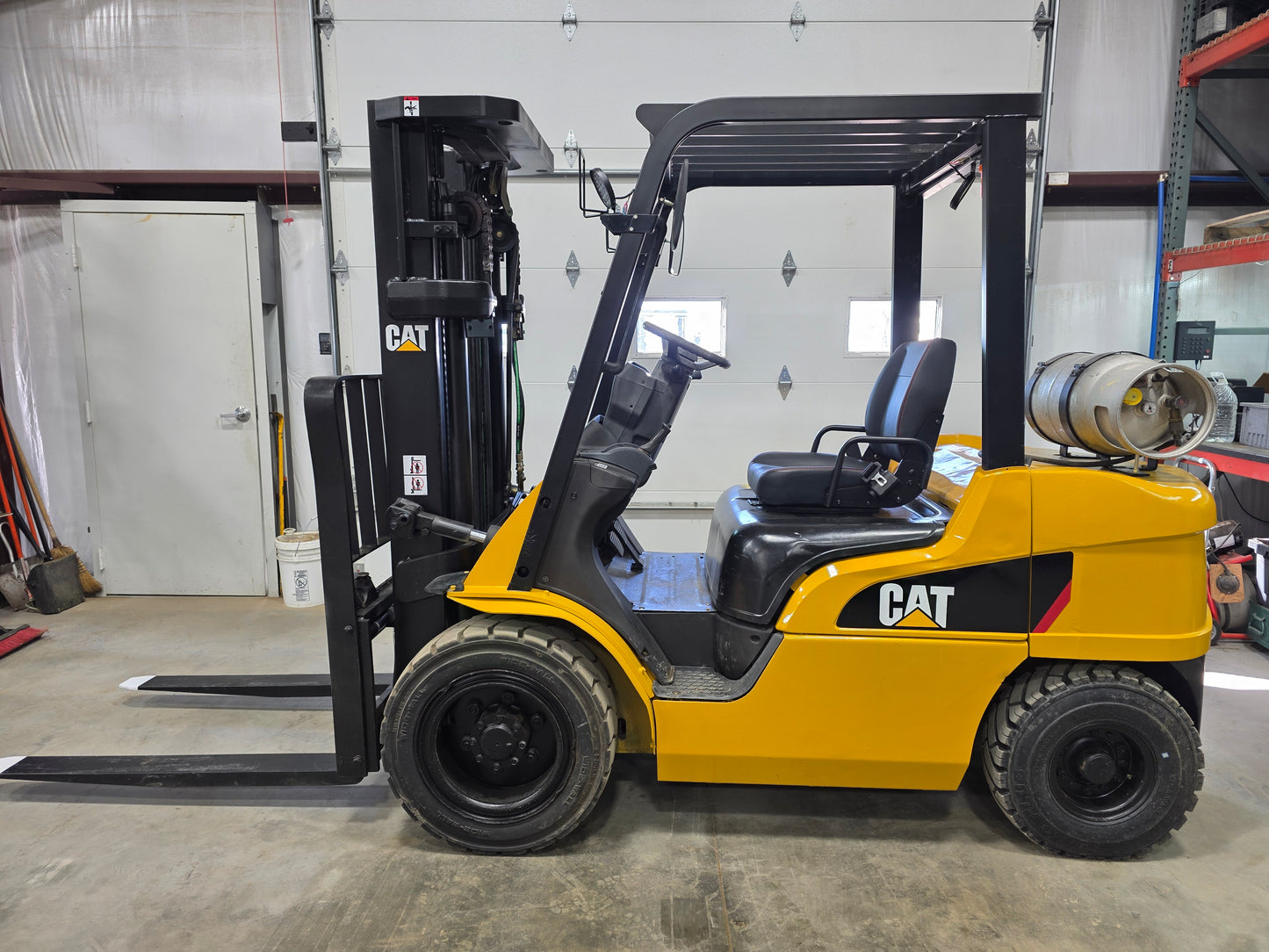 Caterpillar 6,000 Capacity LP Pneumatic